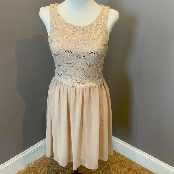 Girls Jr Light Beige/Gold Semi-Formal Dress | Color: Tan | Size: 9j | Ljames1971's Closet
